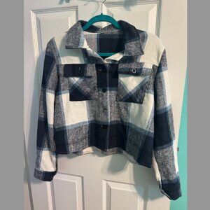 Blue & Cream Plaid Cropped Shacket – Fleece Overshirt – Size S